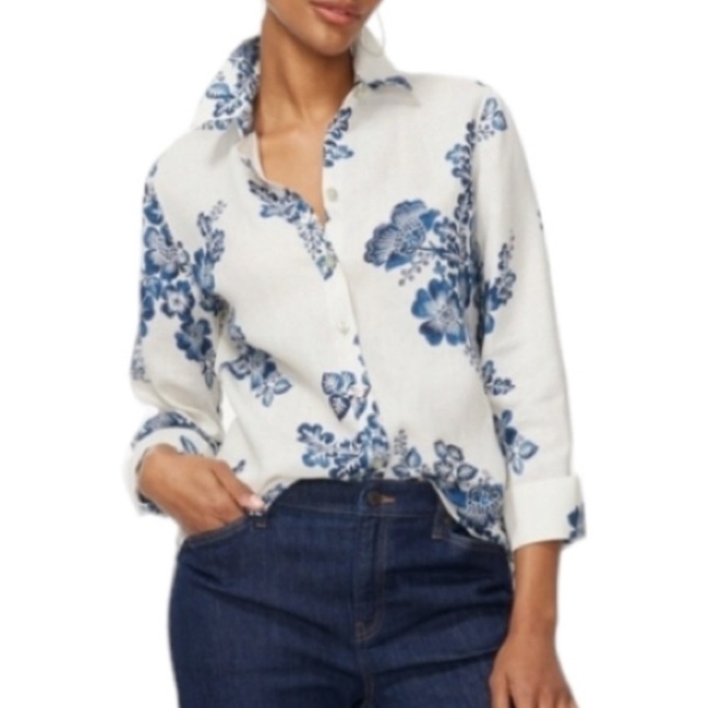 Chico's Casual Blue and White Floral Button Down Shirt pre owned